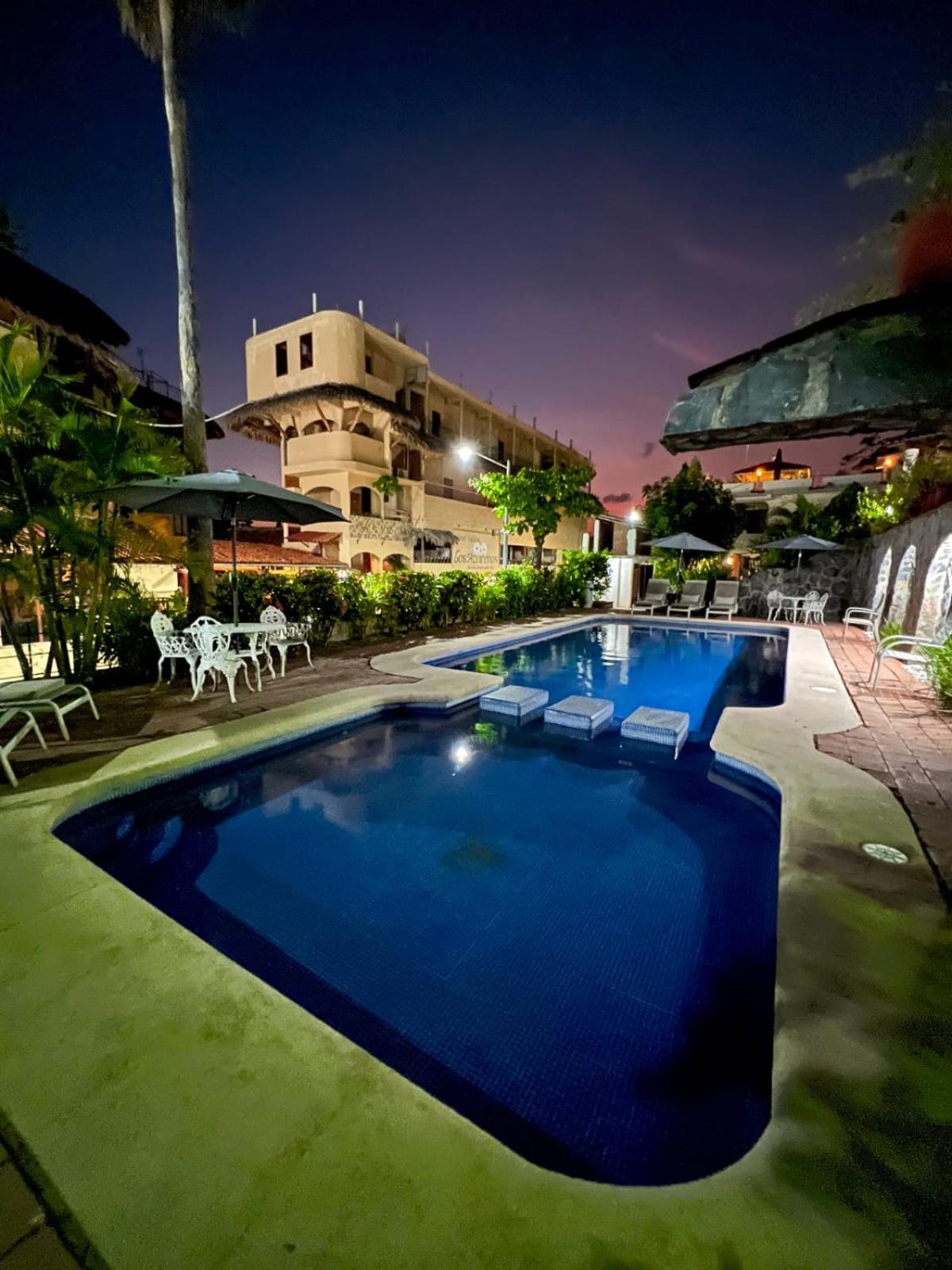 Hotel Villas Ema Zihuatanejo Exterior foto