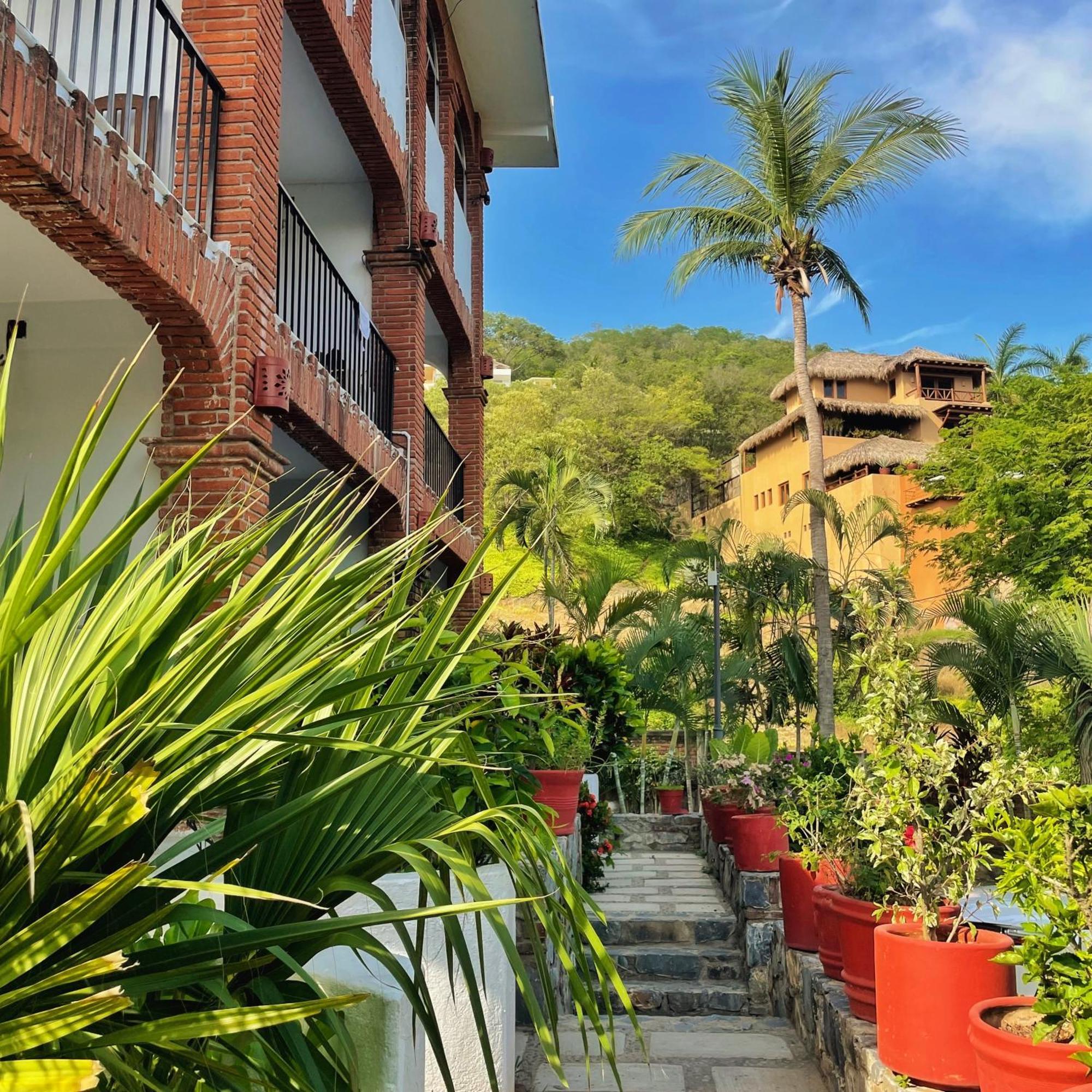 Hotel Villas Ema Zihuatanejo Exterior foto