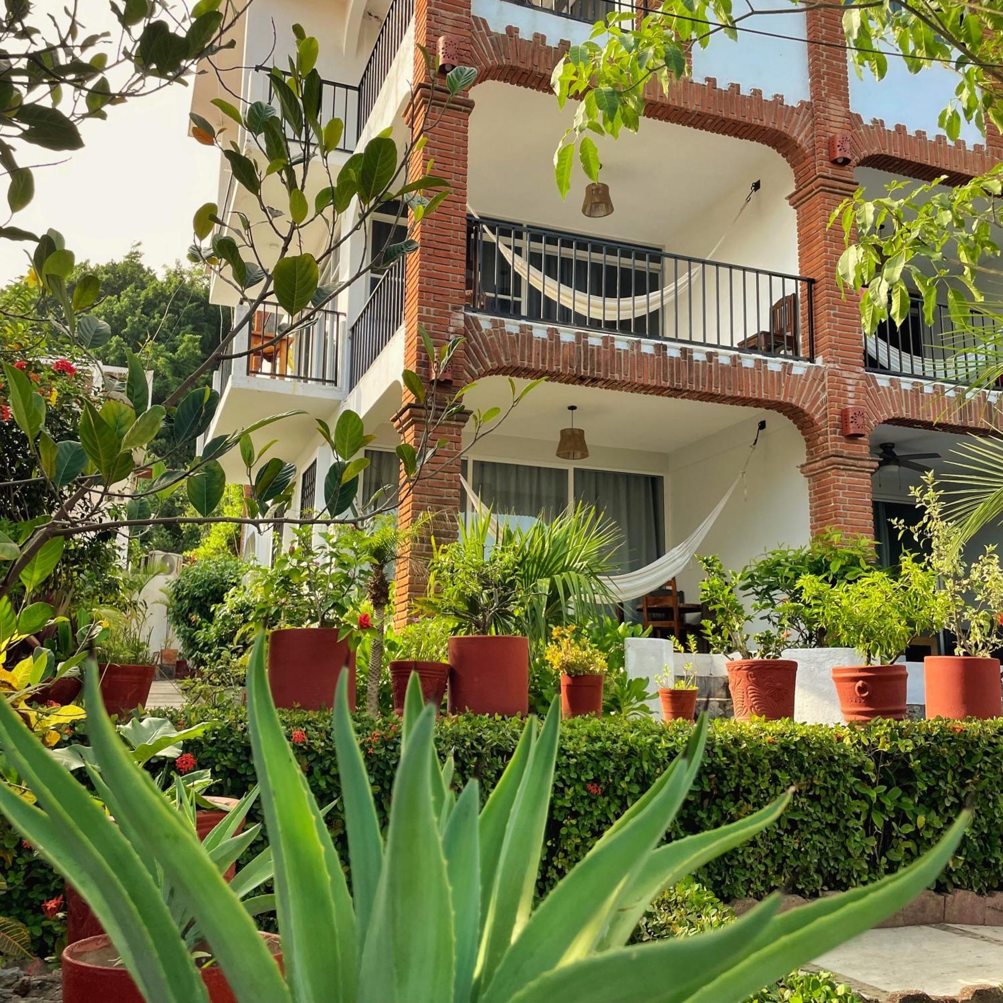 Hotel Villas Ema Zihuatanejo Exterior foto